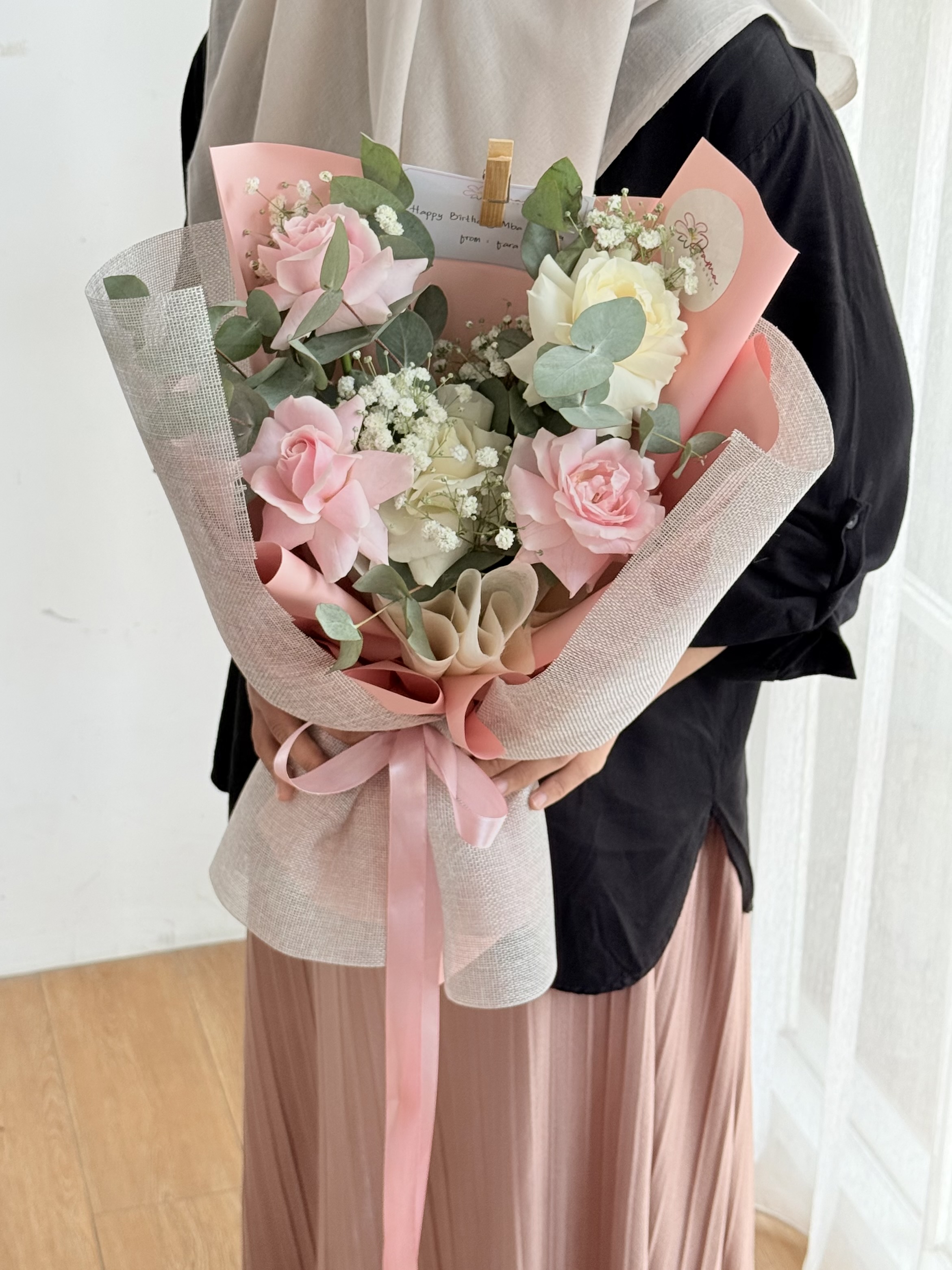 5 stems roses