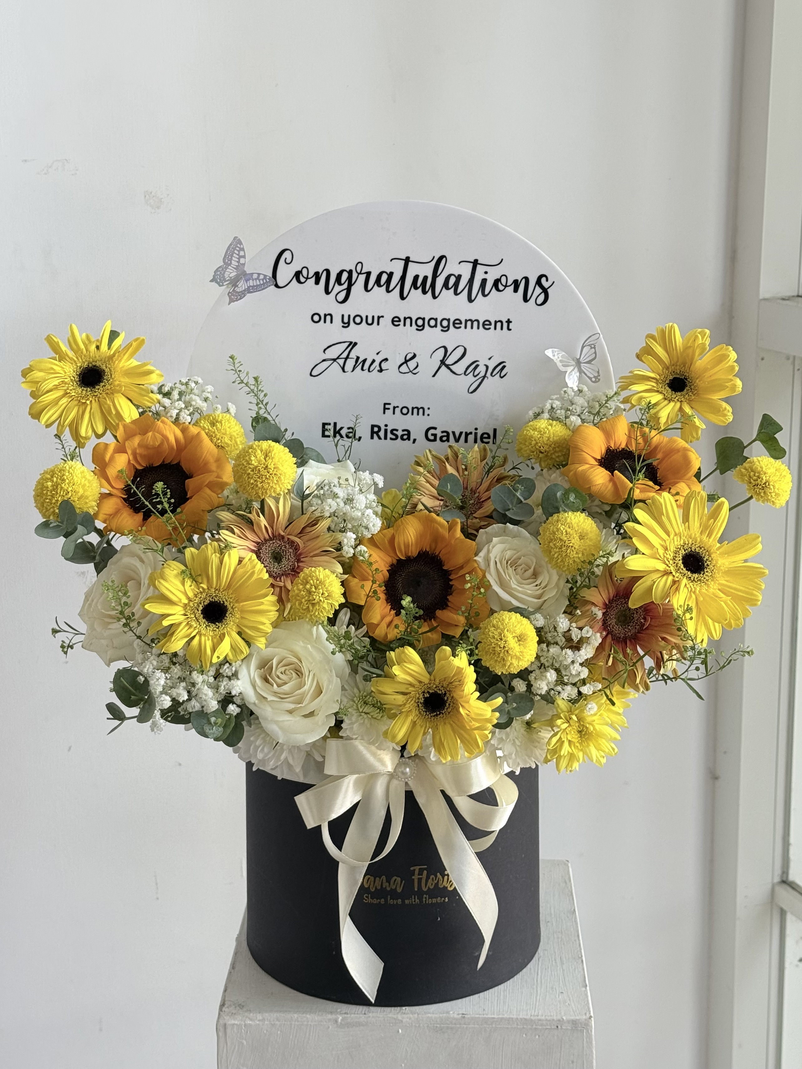 Vas & Box Flowers